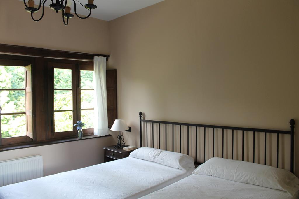 Hotel Palacio Conde Toreno Salas  Zimmer foto
