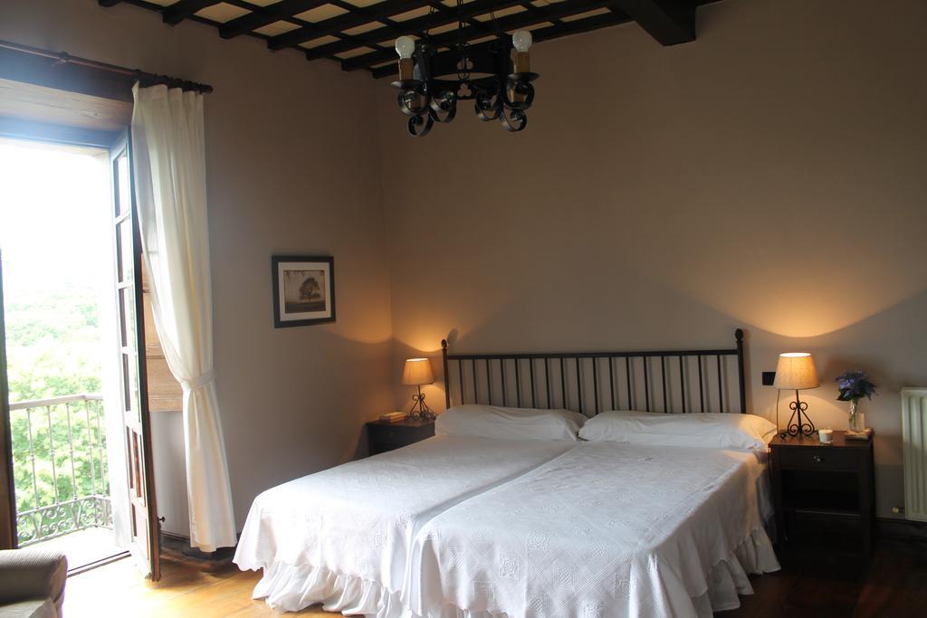 Hotel Palacio Conde Toreno Salas  Zimmer foto